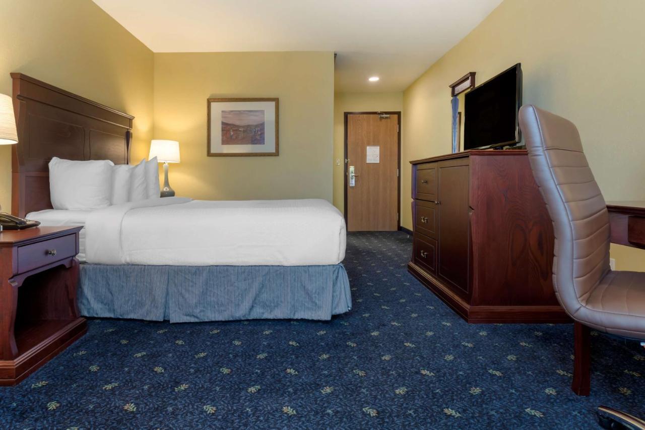 Best Western Plus Grand-Sault Hotel & Suites Esterno foto