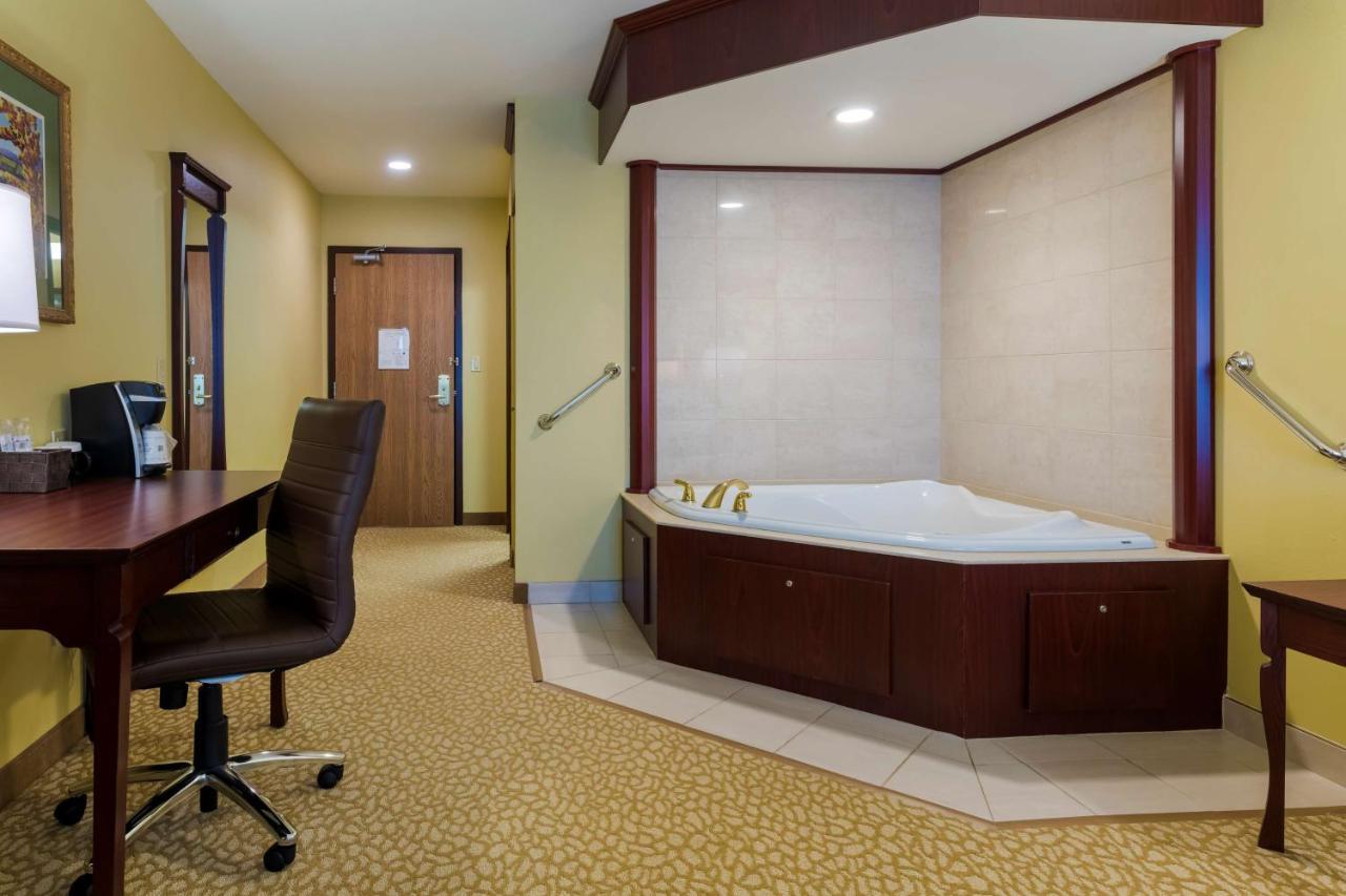 Best Western Plus Grand-Sault Hotel & Suites Esterno foto